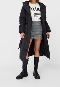 Stradivarius Zimní kabát - black