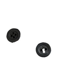 Schwarze Kunststoffknöpfe mit einem kreisförmigen Design, vier Löchern zur Befestigung und einer glatten Oberfläche, diagonal angeordnet.