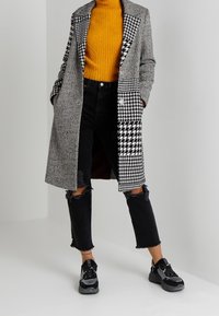 TWINTIP Sweter