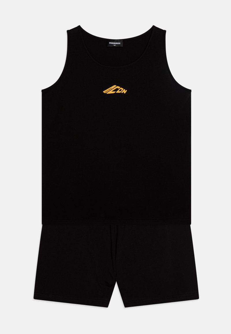 Svart linne och shorts-set i bomull. Har en liten gul logotyp på framsidan. Enkel design, inga mönster eller ytterligare detaljer.