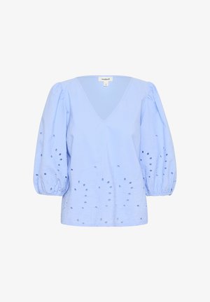 Lyseblå bomuldsbluse med V-udskæring, pufærmer og struktureret broderi med cirkulære udskæringer langs nederkanten.