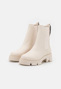 Guess Botki