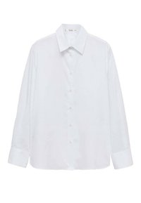 Chemise blanche à manches longues avec boutons, col pointu et poignets, présentée à plat sur un fond blanc.