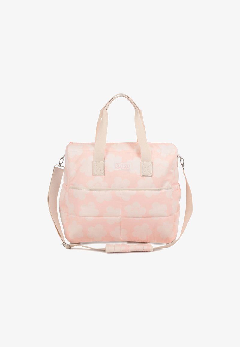 Sac pour ordinateur portable rembourré en rose clair avec des motifs de nuages blancs. Dispose de poignées doubles, d'une sangle réglable, d'une poche zippée à l'avant et d'un détail de logo.