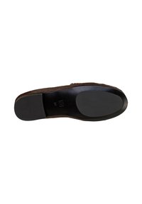 Suola di scarpa in suede marrone con una sezione in gomma nera liscia sul tallone. Include una texture sottile sul bordo superiore e le marcature di misura.