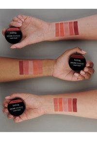 IsaDora NATURE ENHANCED CREAM BLUSH - Phard - apricot nude