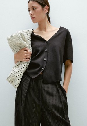 Button-down blouse - black