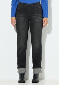 Jeans de mezclilla negra con dise�ño de pierna recta, con un puño doblado en mezclilla gris claro con detalles brillantes. Detalles visibles de los bolsillos delanteros.