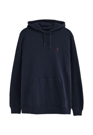 Marineblauer Kapuzenpullover mit Fronttasche, Kordelzug an der Kapuze, gerippten Bündchen und kleinem rot besticktem Logo auf der Brust.
