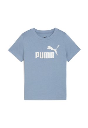 T-shirt bleu clair avec un col rond, arborant un logo Puma blanc et un texte sur le devant. Design simple et décontracté.