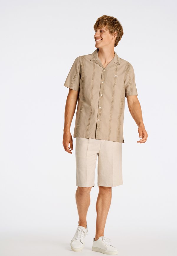 DOBBY STRIPE S/S RESORT - Shirt - sand3