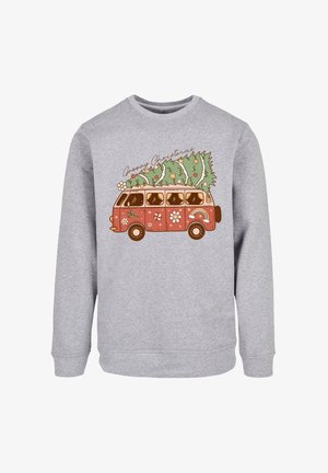 Grauer Sweatshirt mit einem bedruckten Grafikmotiv eines roten Vans, der mit einem Weihnachtsbaum auf dem Dach, Blumen und Zuckerstangen geschmückt ist.