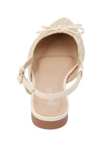 Espadrille tissée beige avec un bout rond, un talon plat et une sangle arrière, ornée d'un accent nœud sur le dessus et d'une semelle intérieure lisse.