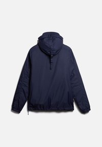 Marineblauwe lichtgewicht jas met capuchon, elastische manchetten en zoom, voorzien van een zichtbare achternaad en verstelbare halsband.