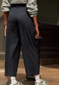 Next PINSTRIPE BARREL. - REGULAR FIT - Stoffhose - navy blue