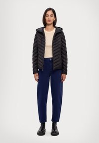 MICHAEL Michael Kors REVERSIBLE LOGO PACKABLE - Lengva striukė - black