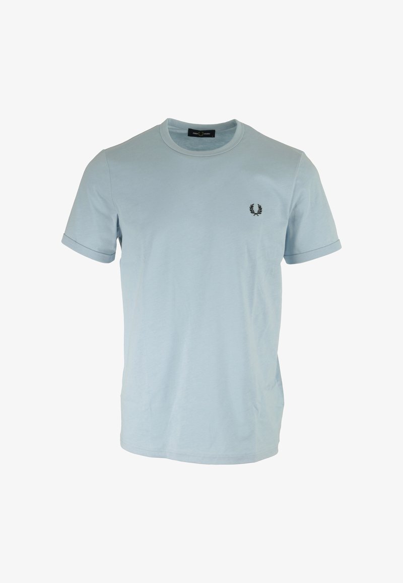 T-shirt en coton bleu clair avec un col rond, des manches courtes et un petit logo noir sur la poitrine. Texture lisse sans motifs.