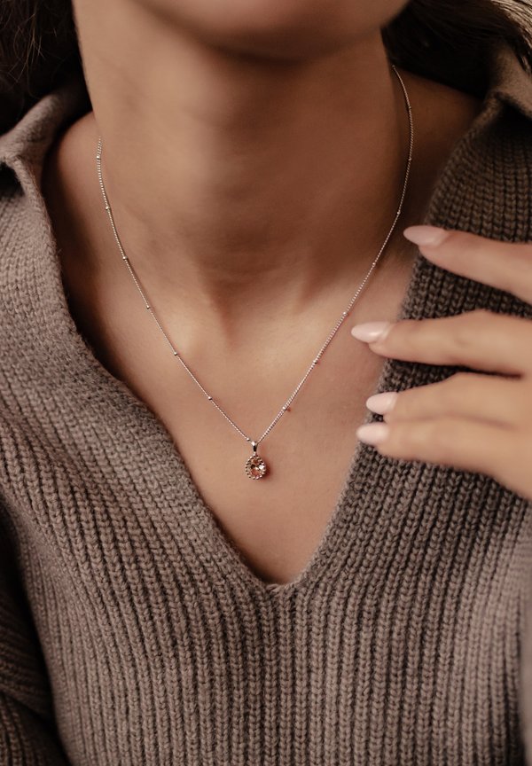 JANUARY BIRTHSTONE - Halskette