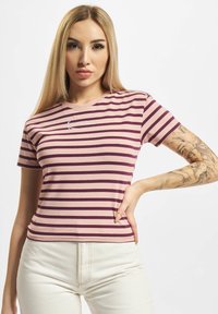 Karl Kani - SMALL SIGNATURE TIGHT STRIPE - T-shirt print - rose violet Miniatuurafbeelding 1