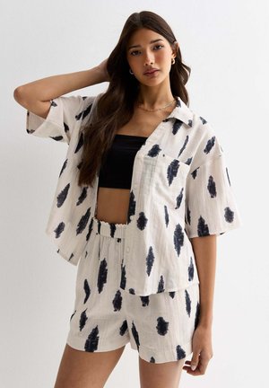 New Look ABSTRACT-PRINT - Button-down blouse - off white