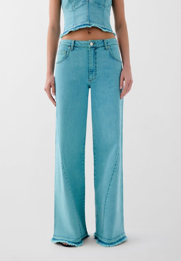 QUES - Flared Jeans - turquoise