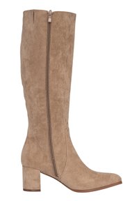 Botas de ante beige hasta la rodilla con tacón cuadrado, que cuentan con una cremallera lateral y una silueta estilizada. Textura suave con un diseño minimalista.