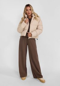 RESPECT SHORT PADDED WITH ZIP POCKETS - Winterjas - stone