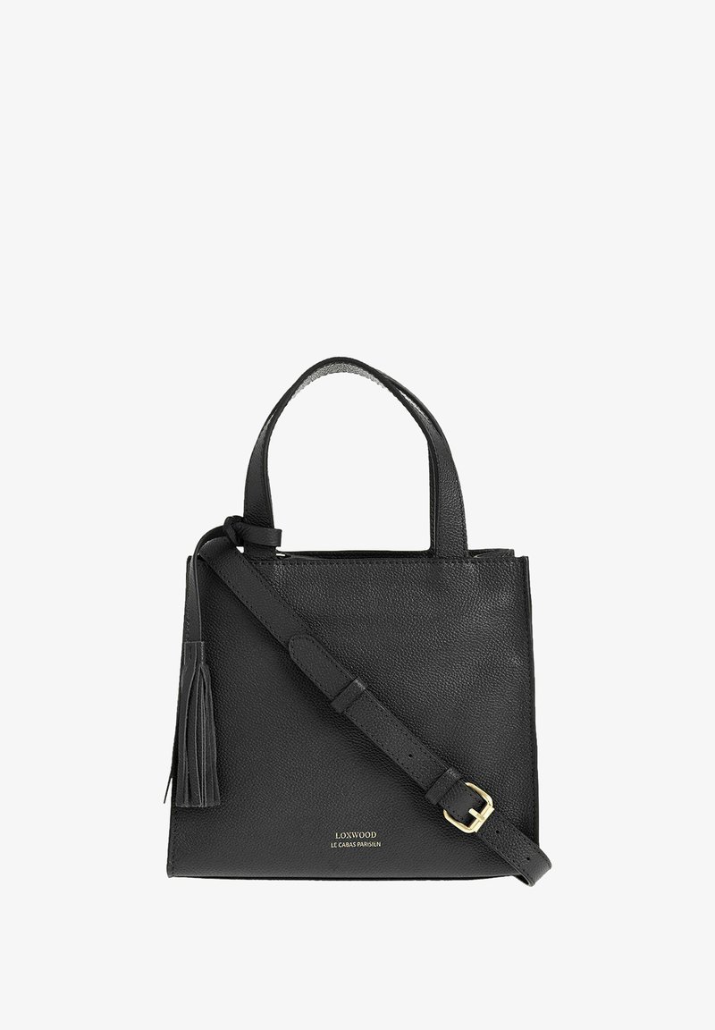 Sac fourre-tout en cuir noir avec une finition texturée, doubles poignées, une bandoulière amovible et un accent logo doré. Comprend un détail de frange.