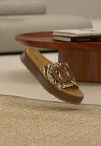 Δεν επιλέχθηκε, peanut