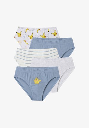 Fünf Paare Kinderunterwäsche: eines mit Pikachu-Motiv, zwei in Blau, eines in Grau und eines mit hellblauen Streifen. Aus weichem Baumwollmaterial.