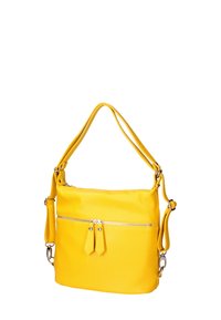 Borsa a spalla in pelle gialla con finitura testurizzata, dotata di una tasca frontale con cerniera e tracolla regolabile. Accenti in metallo argentato.