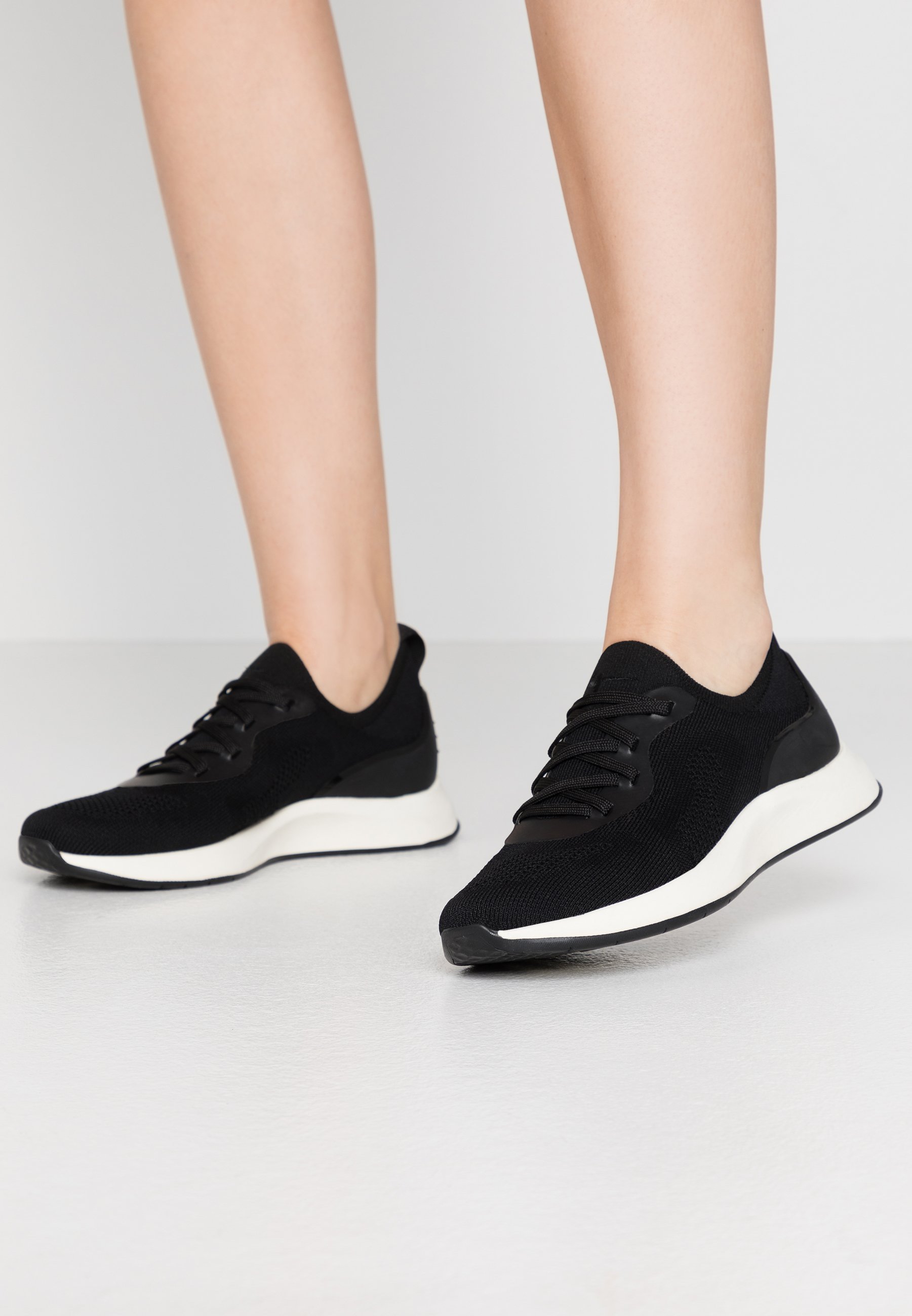 Tamaris Fashletics Joggesko black Zalando.no Tamaris Fashletics Joggesko blackdark grey Zalando.no