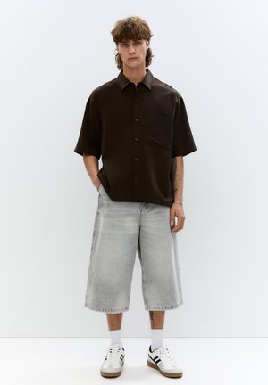 SHORT SLEEVE - Skjorter - brown