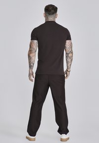 SIKSILK T-shirt basic - brown