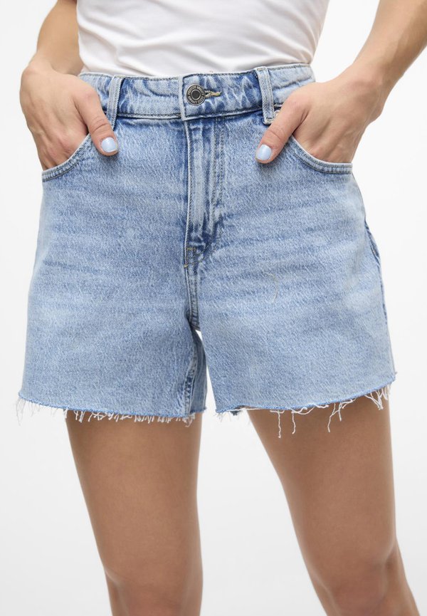 VMTESS SHORT - Jeans Shorts
