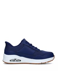 Baskets de sport bleu marine en matière en maille et synthétique, bout rond, semelle en caoutchouc et amorti Air visible au niveau du talon.