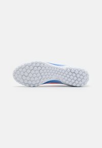 adidas Performance F50 CLUB TF - Kopačky na umělý povrch - footwear white/solar red/lucid blue