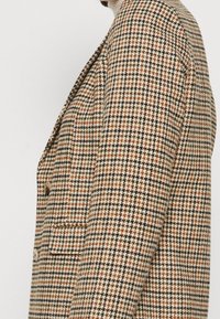 Pieces Cappotto classico - brown