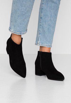 Ankle boot