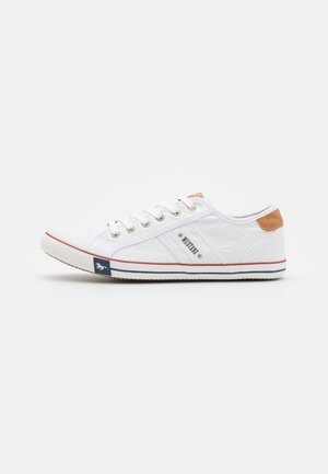 Baskets basses - weiss