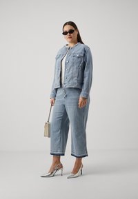 MICHAEL Michael Kors FRYD - Džínová bunda - sky haze
