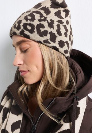 Street One, FEINSTRICK BEANIE MIT LEO-MUSTER - Bonnet - auburn brown