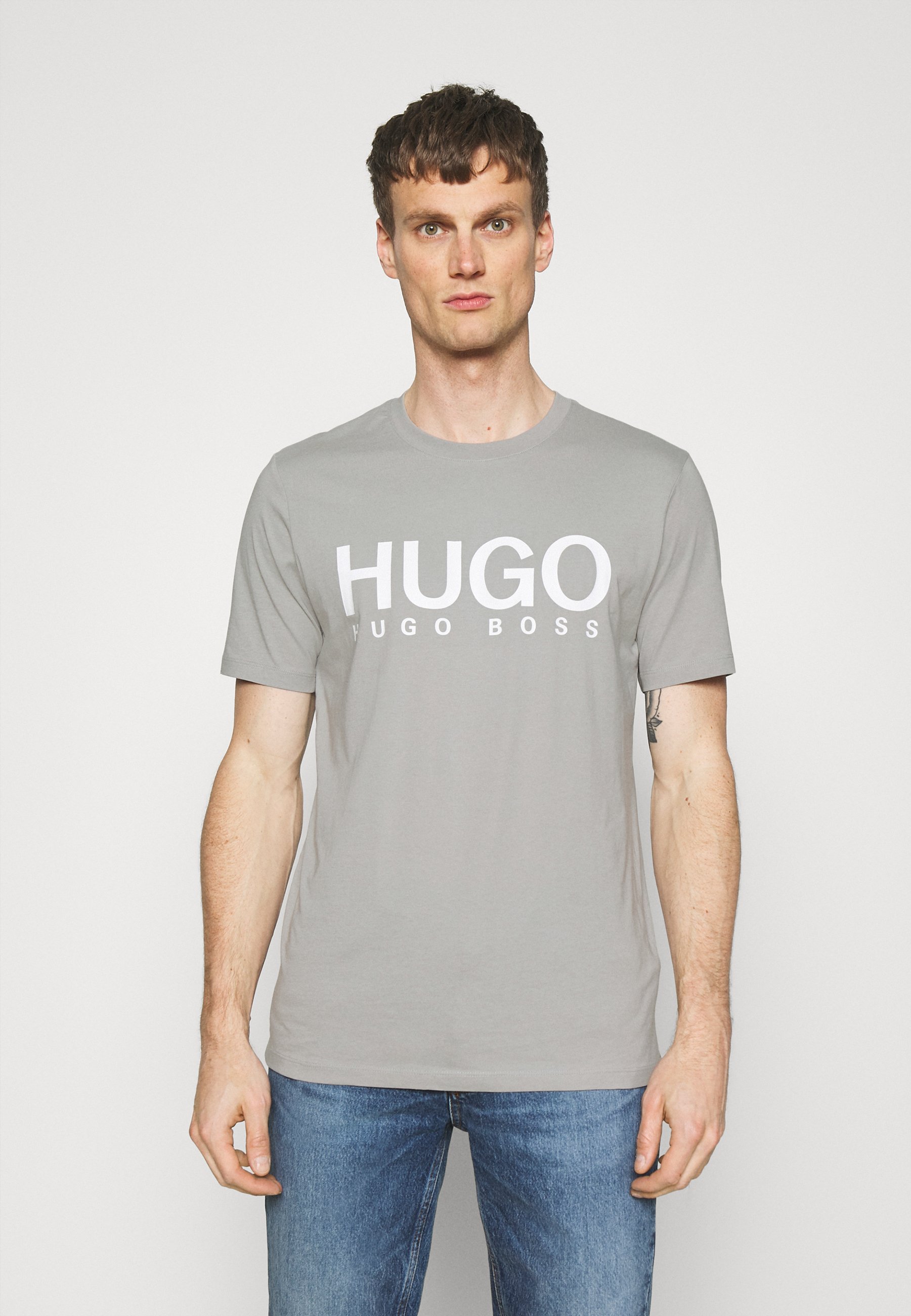 camiseta hugo