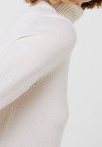 FTC Cashmere Jersey de punto - white