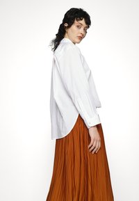 Samsøe Samsøe UMA SKIRT - Saia plissada - caramel cafe