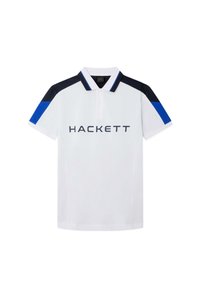 Bílá polo tričko s námořnickými a modrými akcenty na ramenech. Má límeček a logo "HACKETT" v tučném tmavém písmu přes přední část.