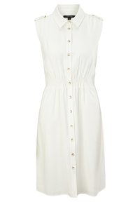 Robe blanche sans manches faite en tissu doux, avec un devant à boutons, une taille cintrée et des épaulettes décoratives.