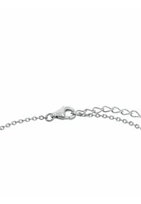 Cadena de metal plateado con un broche de langosta, que presenta eslabones ovalados y una cadena de extensión ajustable para variar la longitud. Textura suave.