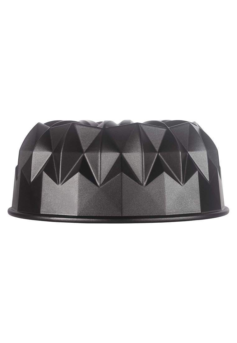 Schwarze Silikon-Bundtform mit strukturiertem, geometrischem Muster, das dreieckige Facetten und einen glatten Rand umfasst, entworfen zum Backen.