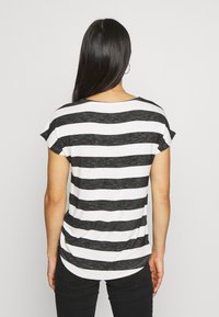 Vero Moda VMWIDE STRIPE  - T-shirt estampada - snow white/black